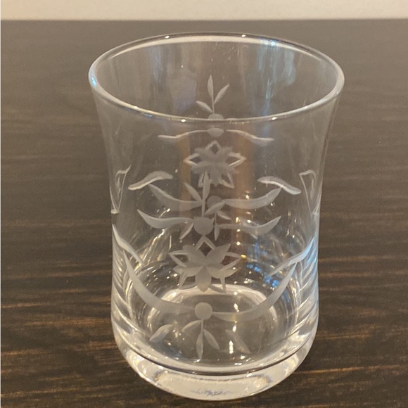 Southern Living at Home English Garden Bedside Set - Picture 3 of 6